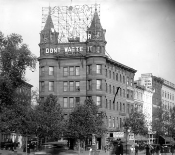 Electric sign Food Will Win the War, Don't Waste It, 7th & Pennsylvania Ave., N.W., Washington, D.C.. ca.  between 1910 and 1920