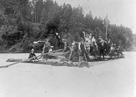 Passengers on a raft, Isar River in Germany ca. between 1909 and 1920