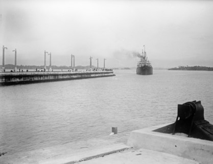 Steamer traversing the Panama Canal. Steamer steaming into Gatun Lock ca. between 1909 and 1919