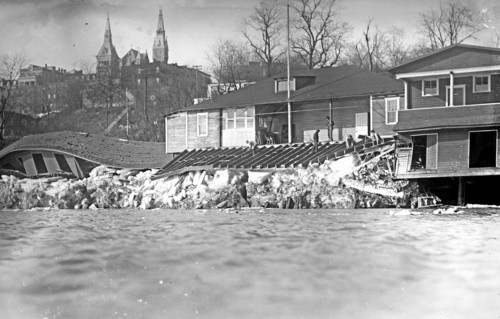 Potomac flood & ice, Georgetown, Washington D.C. ca. between 1909 and 1940