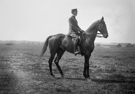 Lt. Adna Chaffee, Cavalry soldier on a horse, facing right ca. between 1909 and 1920