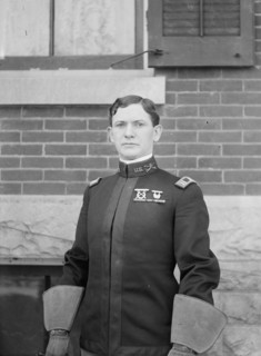 Captain Warren Dean portrait in dress uniform, 9th Cavalry ca. between 1909 and 1920
