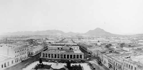 Aerial view of Chihauhau Mexico taken from tower of Cathedral ca. between 1909 and 1920