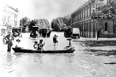 Flooded street in Washington D.C. ca. between 1909 and 1940