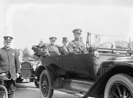 General Pershing's arrival, Washington. D.C. ca. between 1909 and 1932