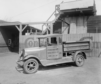 Semmes Motor Company, Consumer's Company truck ca. between 1909 and 1940