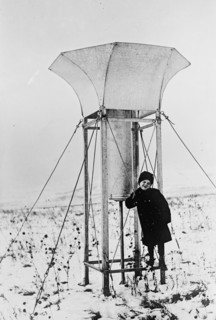 U.S. Weather Bureau. Snow gauge ca. between 1909 and 1920