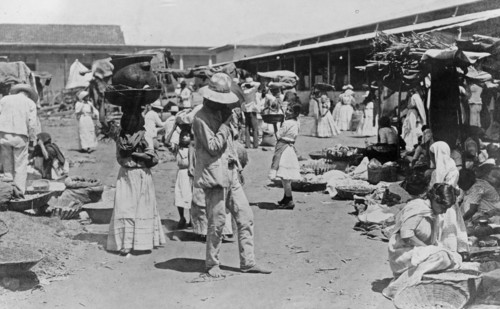 El Salvador, Customers at a market place in Santa Tecla ca. 1909