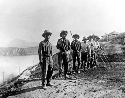 Salt River, Arizona.  Apache Indian laborers, Roosevelt, Arizona ca. 1909