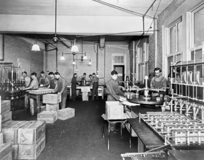 Men working in Pompeian Olive Oil Company ca. 1909