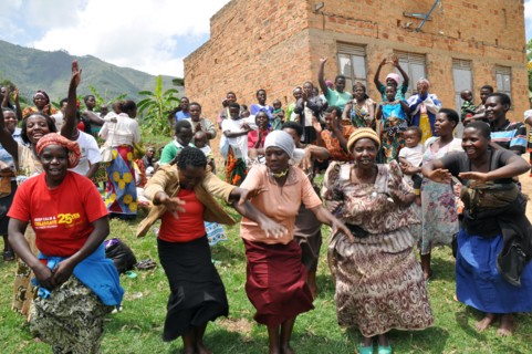 Members of the Family Life School in the Bulambira community (Rubanda district) in Uganda, women sing and dance ca. 14 March 2018