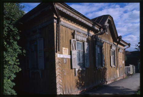 Log house, Remezov Square #5 (late 19th century), Tobol'sk, Russia 1999.
