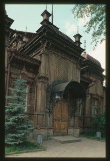 Wooden house (Red Army Street #100), (around 1900), Cheliabinsk, Russia; 2003