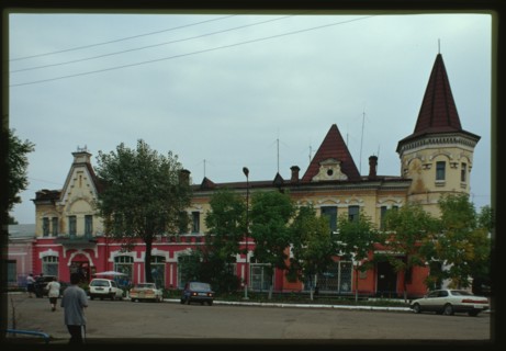 Kunst and Albers Department Store (Kalinin Street 52), (1892; 1909), Ussuriisk, Russia; 2000