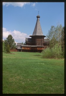 Church of St. George, from Vershina village (Verkhnetoima Region) (1672), south view, reassembled at Malye Korely Architectural Preserve, Russia 1998.