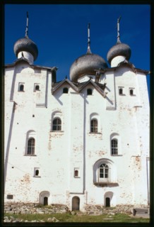 Monastery, Cathedral of the Transfiguration of the Savior (1558-1566), south facade, Solovetskii Island, Russia; 1998