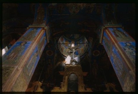 Church of Saint Nicholas Nadein (1620-22), interior, view of east piers, with uppermost part of icon screen and main dome, Yaroslavl', Russia; 1997