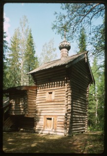 Trinity Chapel from Valtevo village (Pinega Region) (18th century), southeast view, reassembled at Malye Korely Architectural Preserve, Russia 1998.