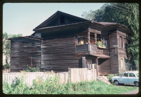 Wooden house, Prechistenka Embankment #40 (late 19th century), Vologda, Russia 1998.