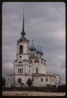 Cathedral of the Annuciation (1560-84), southwest view, with bell tower (1819-26), Sol'vychegodsk, Russia 1996.