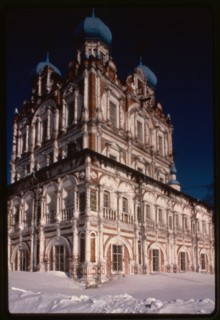 Church of the Presentation of the Virgin (1688-93), southwest view, Sol'vychegodsk, Russia 1998.