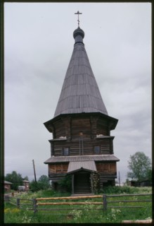 Log Church of St. Dmitrii (1784-1785), west view, Verkhniaia Uftiuga, Russia; 2000