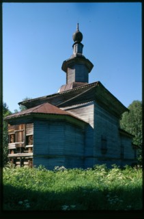 Log Church of St. Nicholas (1642, 18th century), northeast view, Shelomya, Russia; 2000