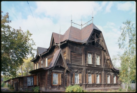 A.A. Lesnevskii house (early 20th century), Barnaul, Russia; 1999