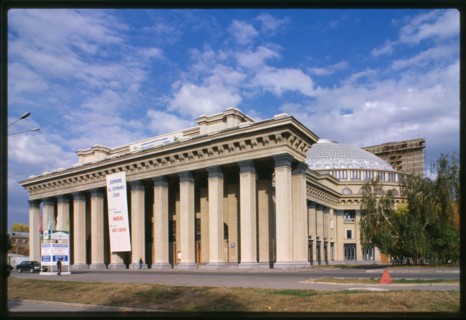 Theater of Opera and Ballet (1931-45; 1956), main portico, Novosibirsk, Russia 1999.