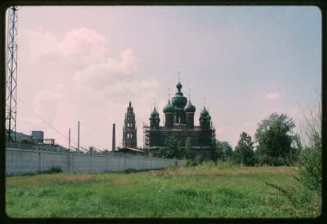 Church of John the Baptist at Tolchkovo (1671-87), east view, one of the greatest monuments of 17th century Russian architecture, Yaroslavl', Russia; 1994