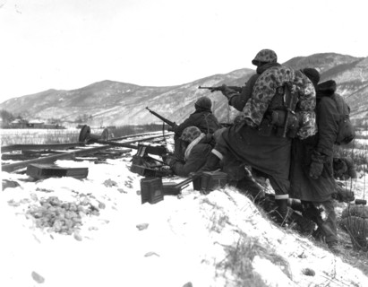 First Division Leathernecks counter fire