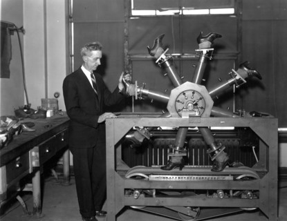 Machine to test the endurance of women's shoes