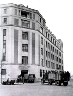 The 194th General Hospital arriving in Paris