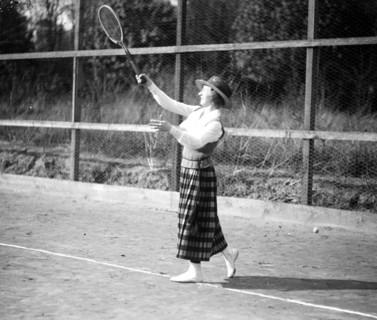Female tennis player at Holton Arms School