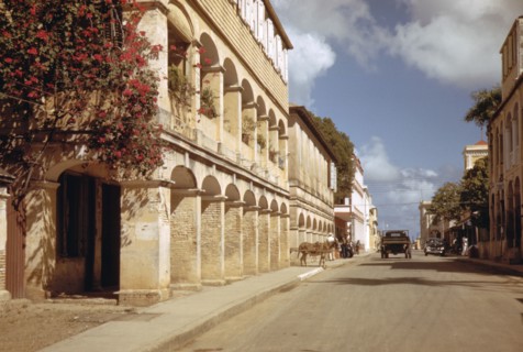Photo shows Drewes House on Main Street