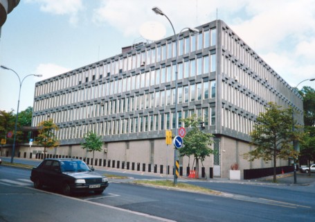 U.S. embassies consulates and chancery buildings