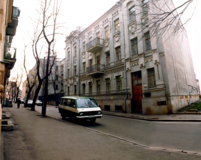 U.S. embassies consulates and chancery buildings
