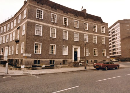 U.S. embassies consulates and chancery buildings