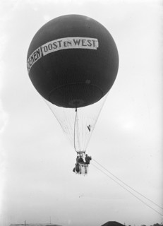 September 28, 1947 - Hot Air Balloon ascends at East and West (oost en west)