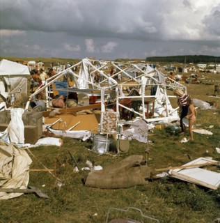 Wind damage in Ameland; havoc at the Duinoord campsite. Date August 11, 1972 in Ameland, Friesland
