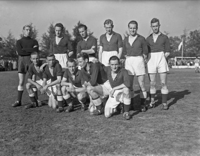 1940s Soccer Teams - Team AGOVV team photo ca. October 10, 1947