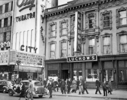 1930s New York City - Luchow's Restaurant, 110 East 14th Street, Manhattan ca. 1938