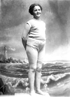 Helen Saunders ca. 1910-1915