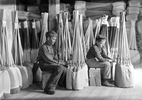 Boys in packing room, Brown Mfg. Co. Evansville, Ind, October 1908