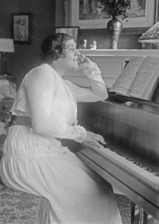 Bohemian soprano opera singer Erma Zarska whose voice suffered because of a cold during her American debut, Nov. 26, 1915