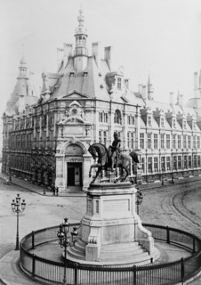 Statue of Leopold I in front of the National Bank of Belgium, Antwerp, Belgium ca. 1910-1915