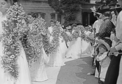 Vassar College Graduates participating in the Daisy Chain ca. June 1908