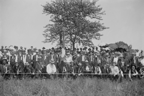 Members of the 72nd Pennsylvania Infantry at the Gettysburg Reunion (the Great Reunion) of July 1913, which commemorated the 50th anniversary of the Battle of Gettysburg