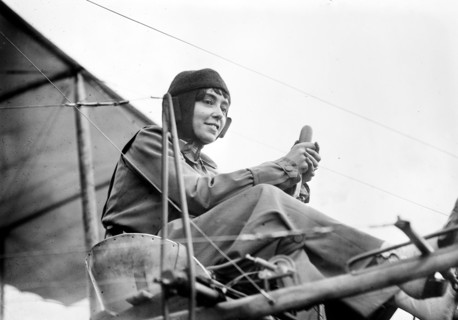 Photo shows Helene Dutrieu (1877-1961), Belgian aviator, cyclist, hospital director and journalist ca. 1911