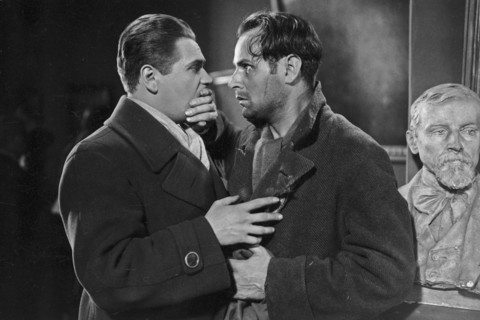 Eugeniusz Bodo as Franciszek and Victor Varconi (right) as sculptor Czeslaw in one of the scenes of the film Kult ciala (1930)